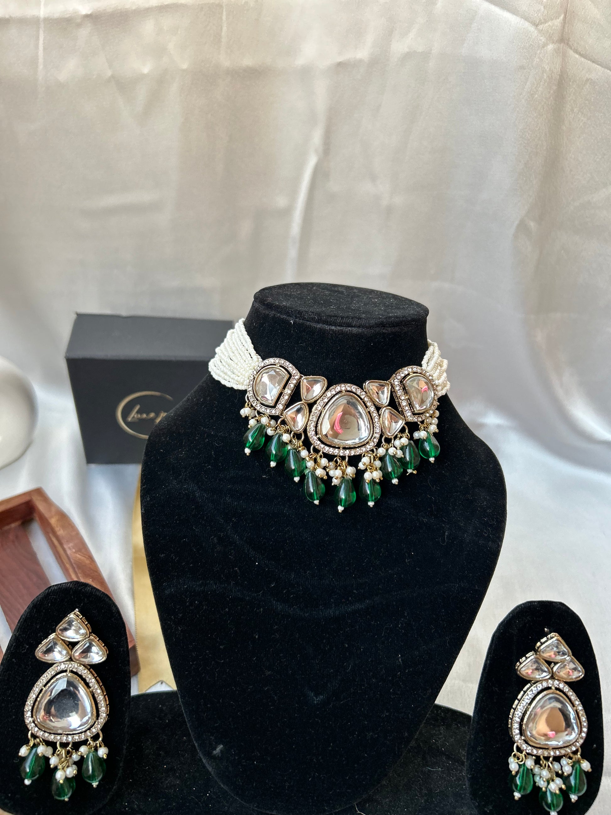 Emerald Green Kundan Necklace Set