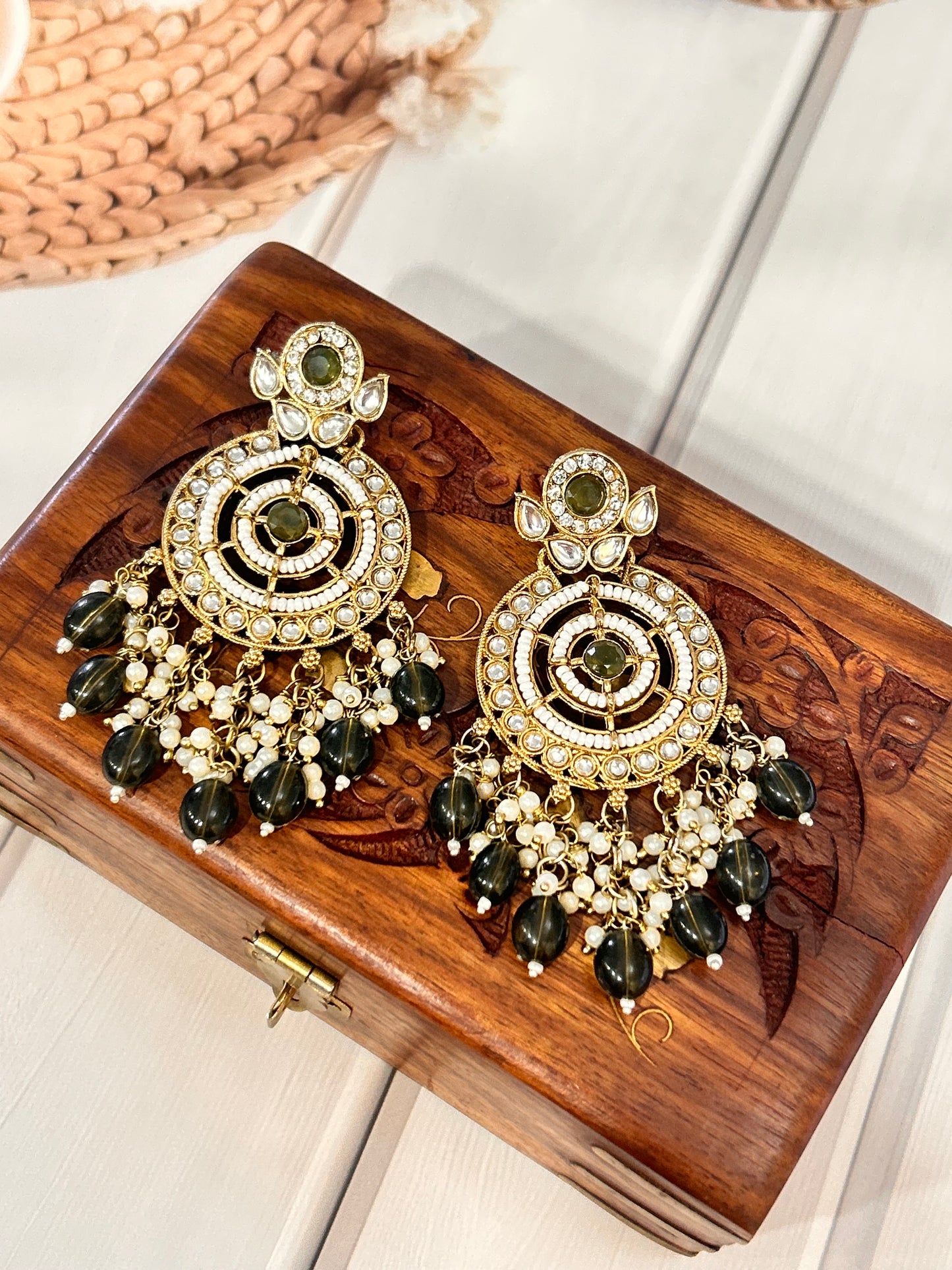 Sara Olive chandbalis