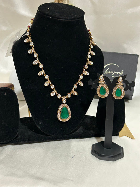 emerald green necklace