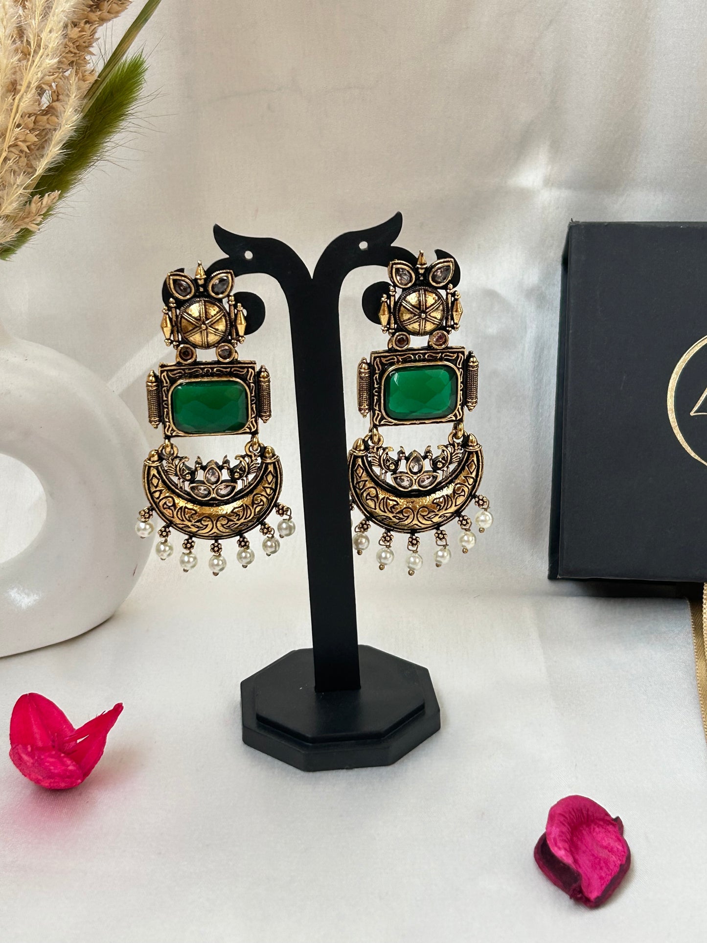 Aarna Green chandbali
