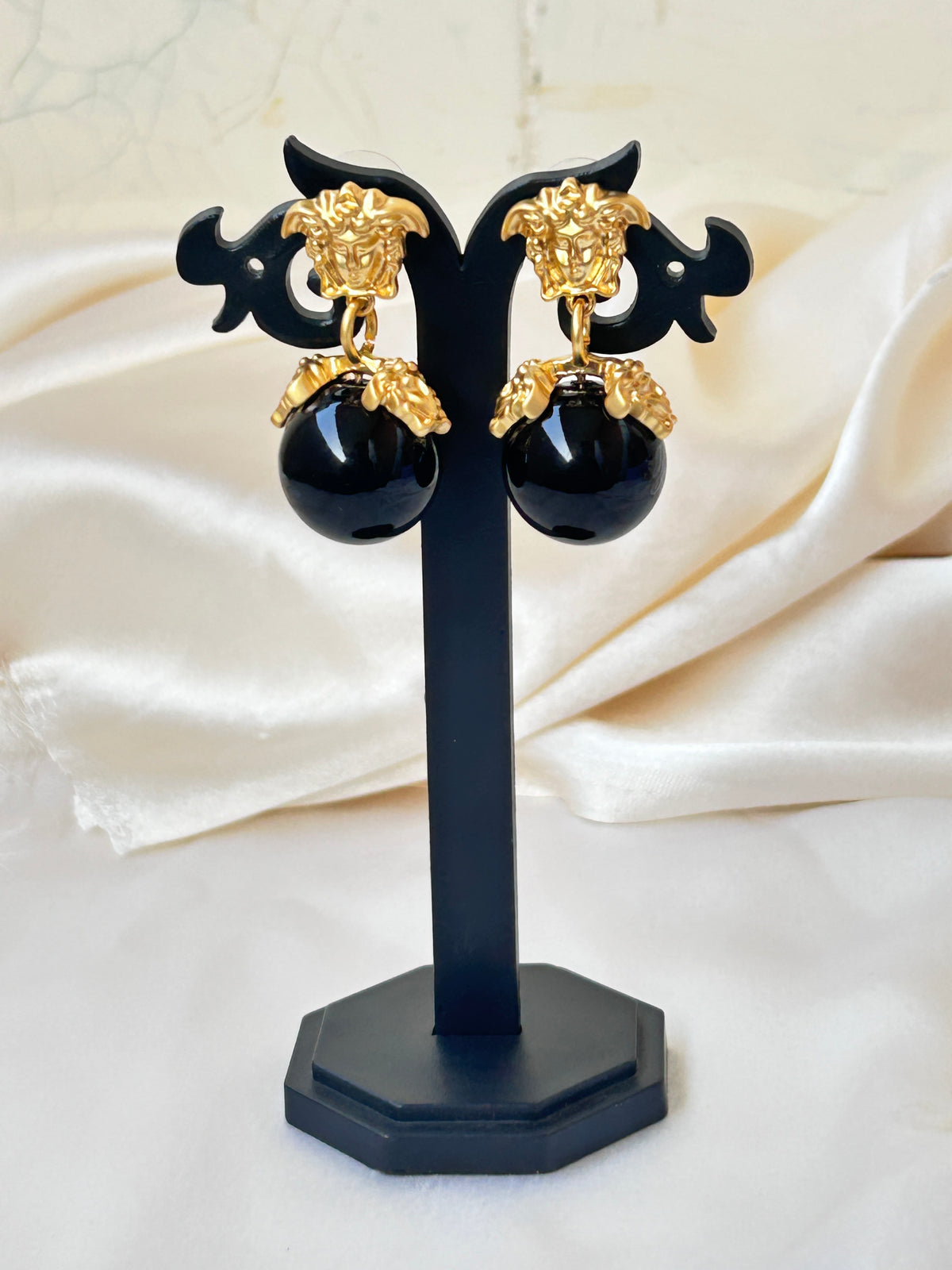 Sculpted Studs Earrings