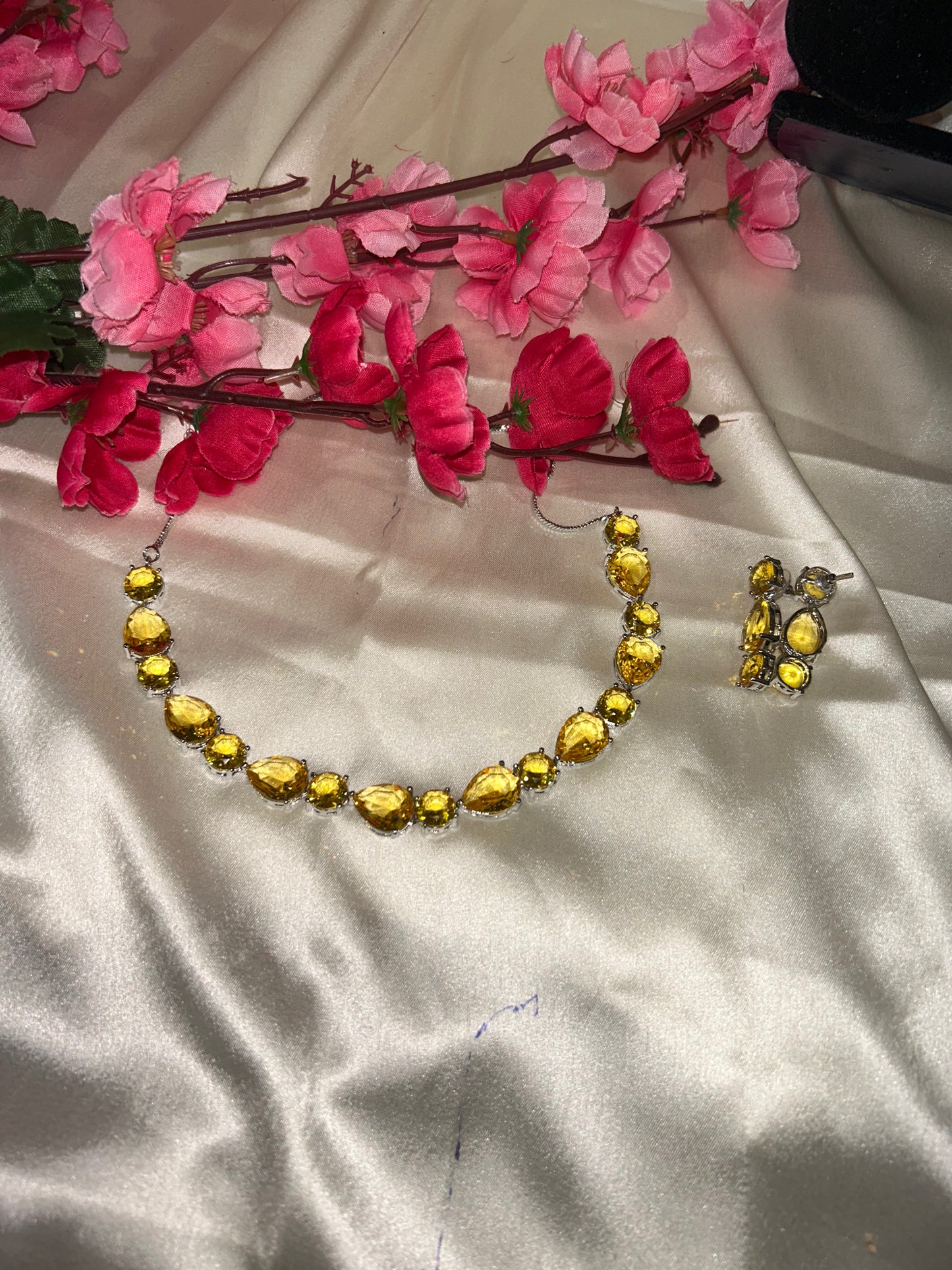 Yoshika yellow necklace