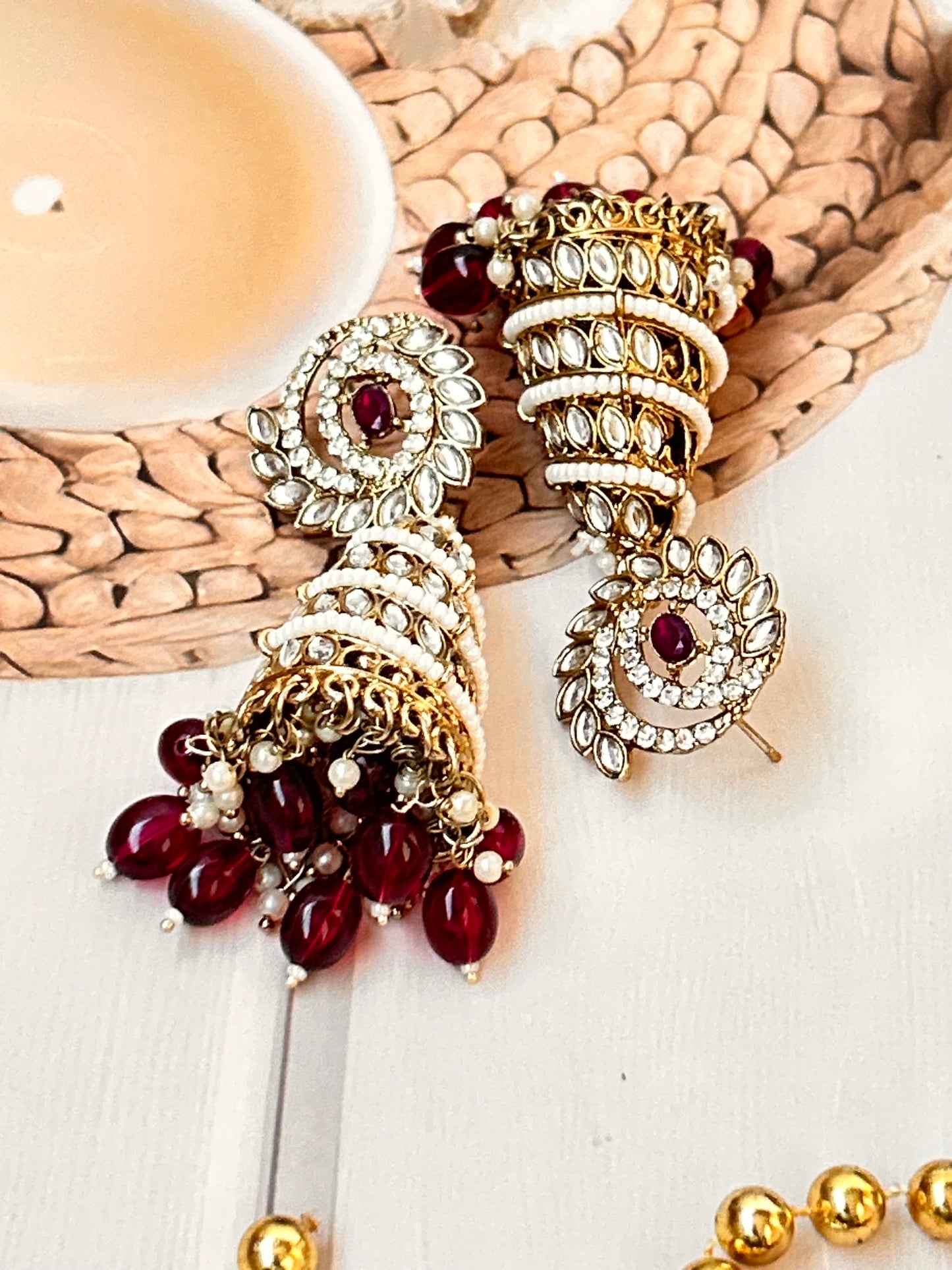 Zareen Magenta Jhumka