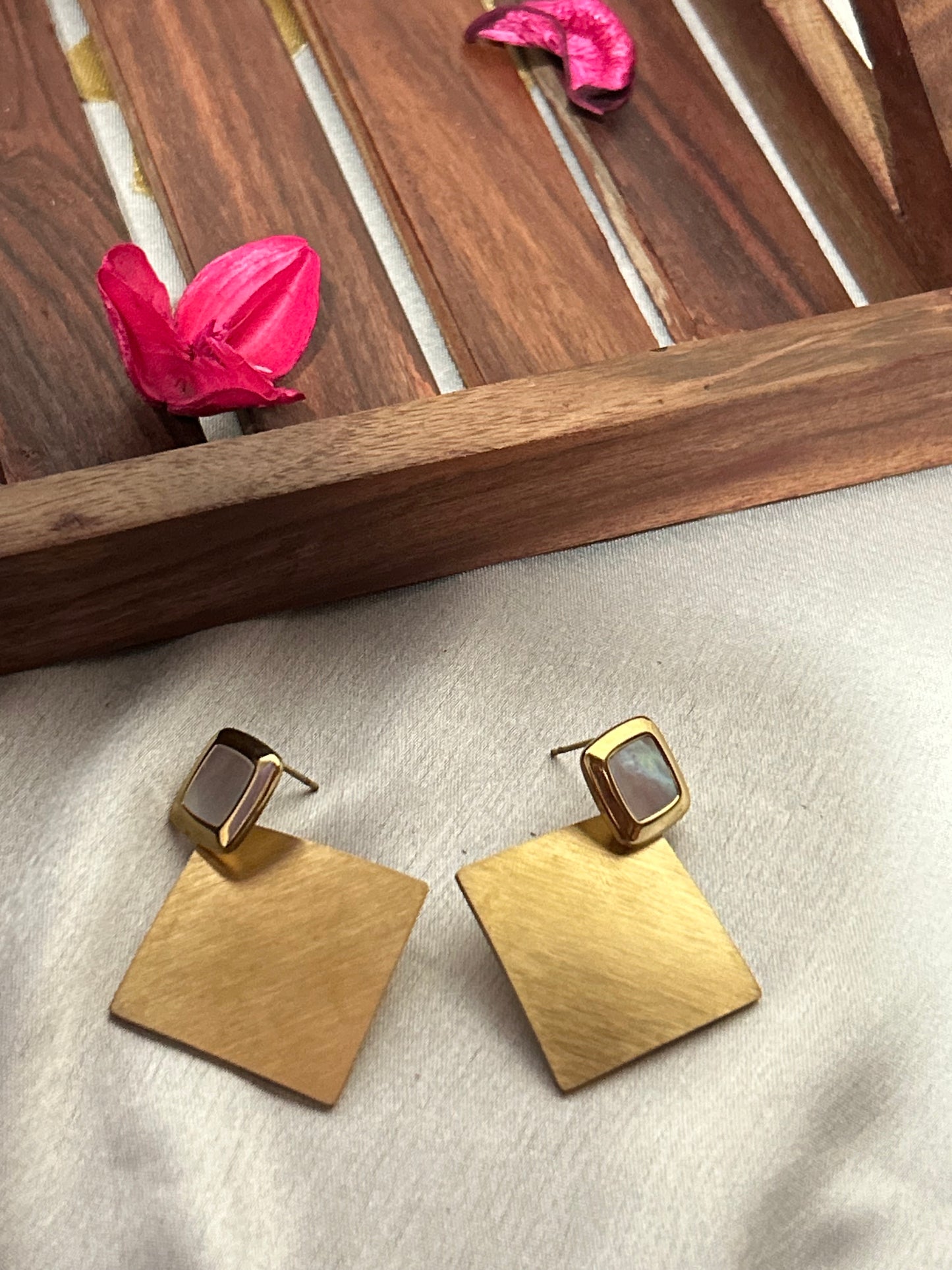 Dazzle Dew Studs