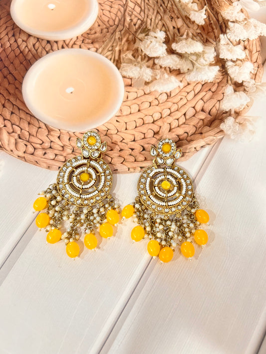 Sara yellow chandbalis