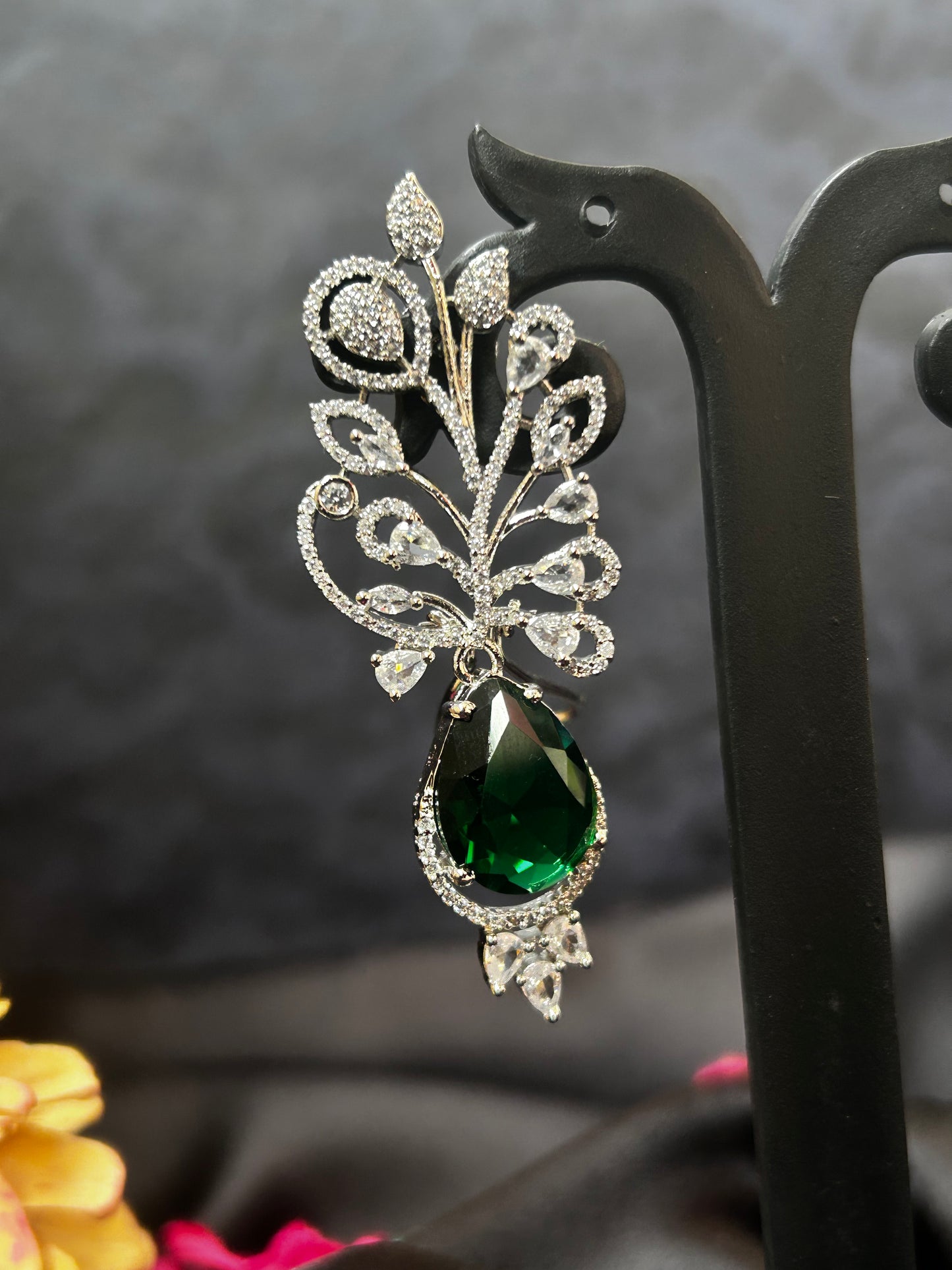Innaya Emerald Earing