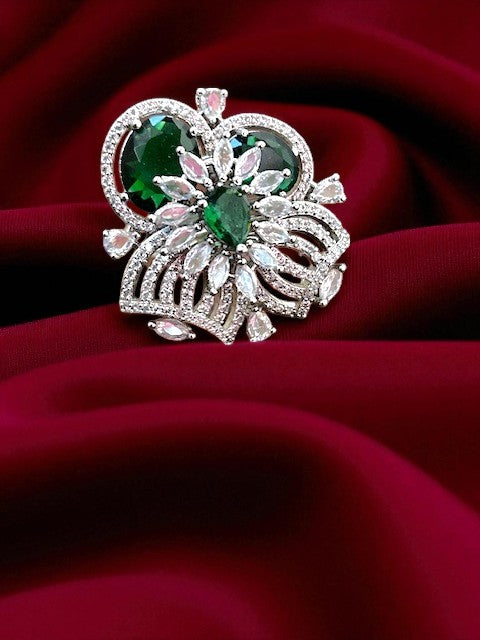 Majesticl Emeral Green Ring