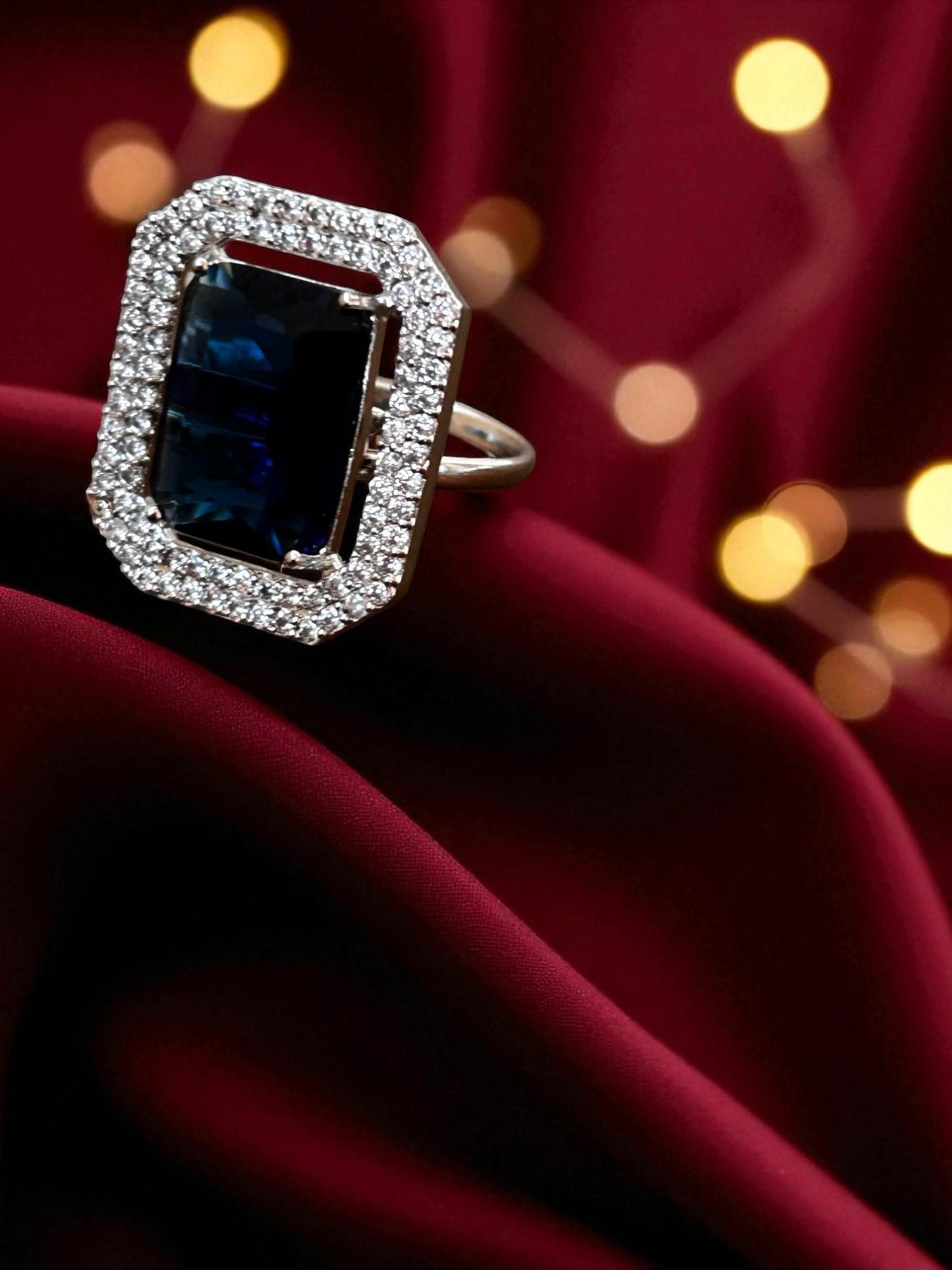 Glint Saphaire Ring