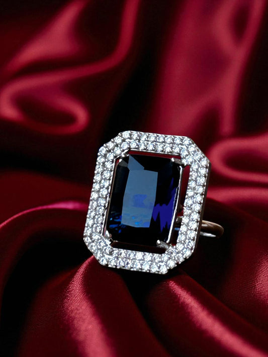 Glint Saphaire Ring