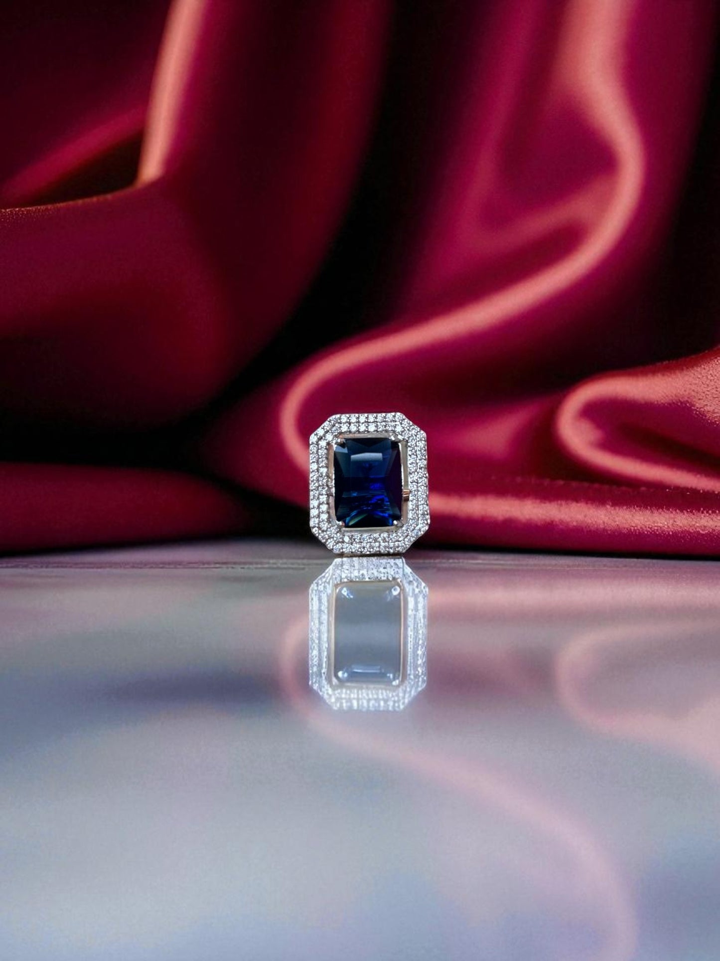 Glint Saphaire Ring