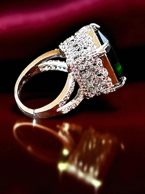 Sheen Emerald ring