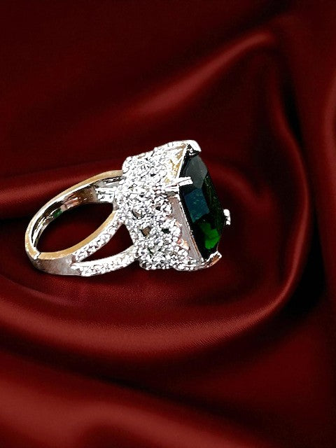Sheen Emerald ring