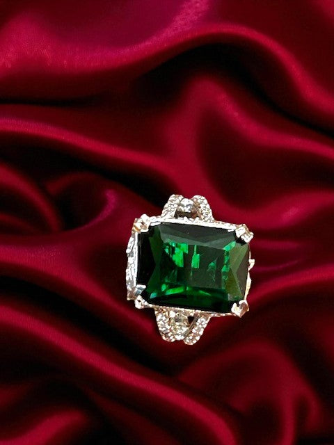 Sheen Emerald ring