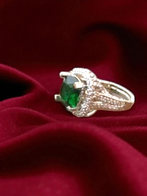 Royale Emerald Ring